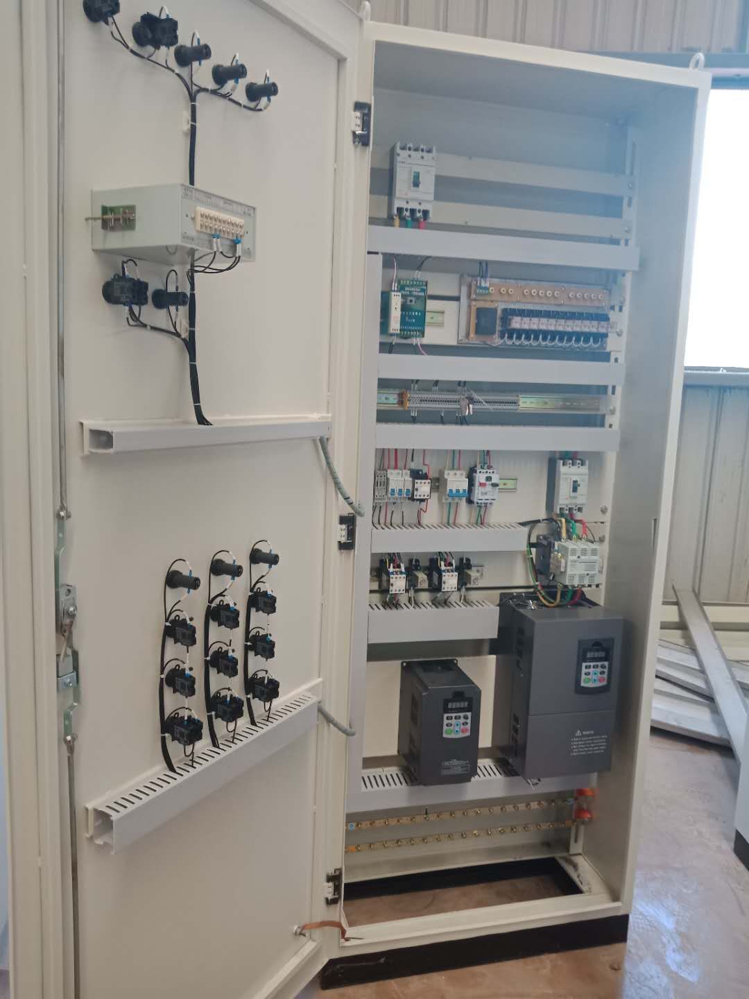 “三科變頻器”